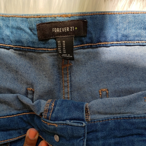 High Waisted Jeans - Picture 4 of 5